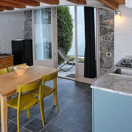 Paradise At The Pier Of - The House Of Travelers Lägenhet Brienno